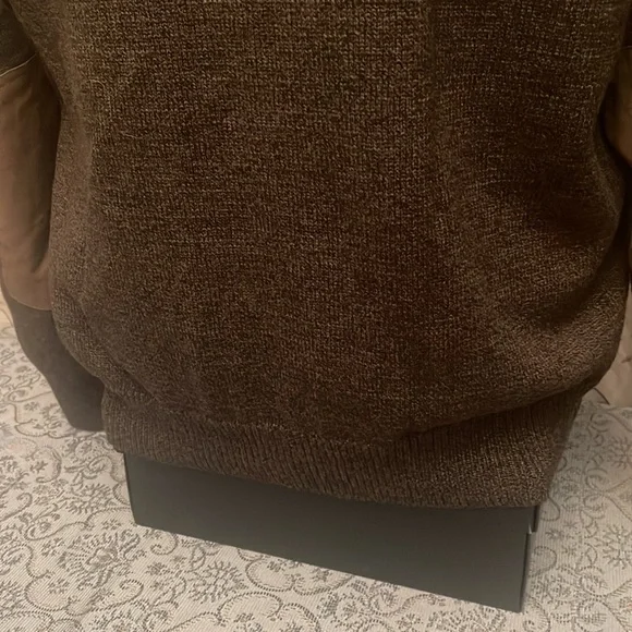 Viyella mens Button Down Sweater. NWOT